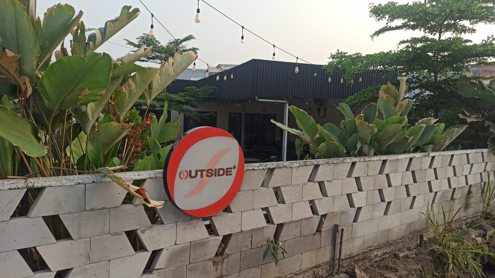 Outside Coffe Cileunyi â Jastip Permata Biru Cileunyi